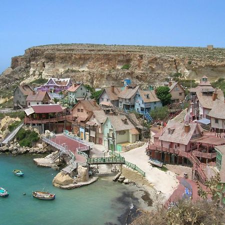 Seafront Apartment With Pool St. Paul's Bay Buitenkant foto