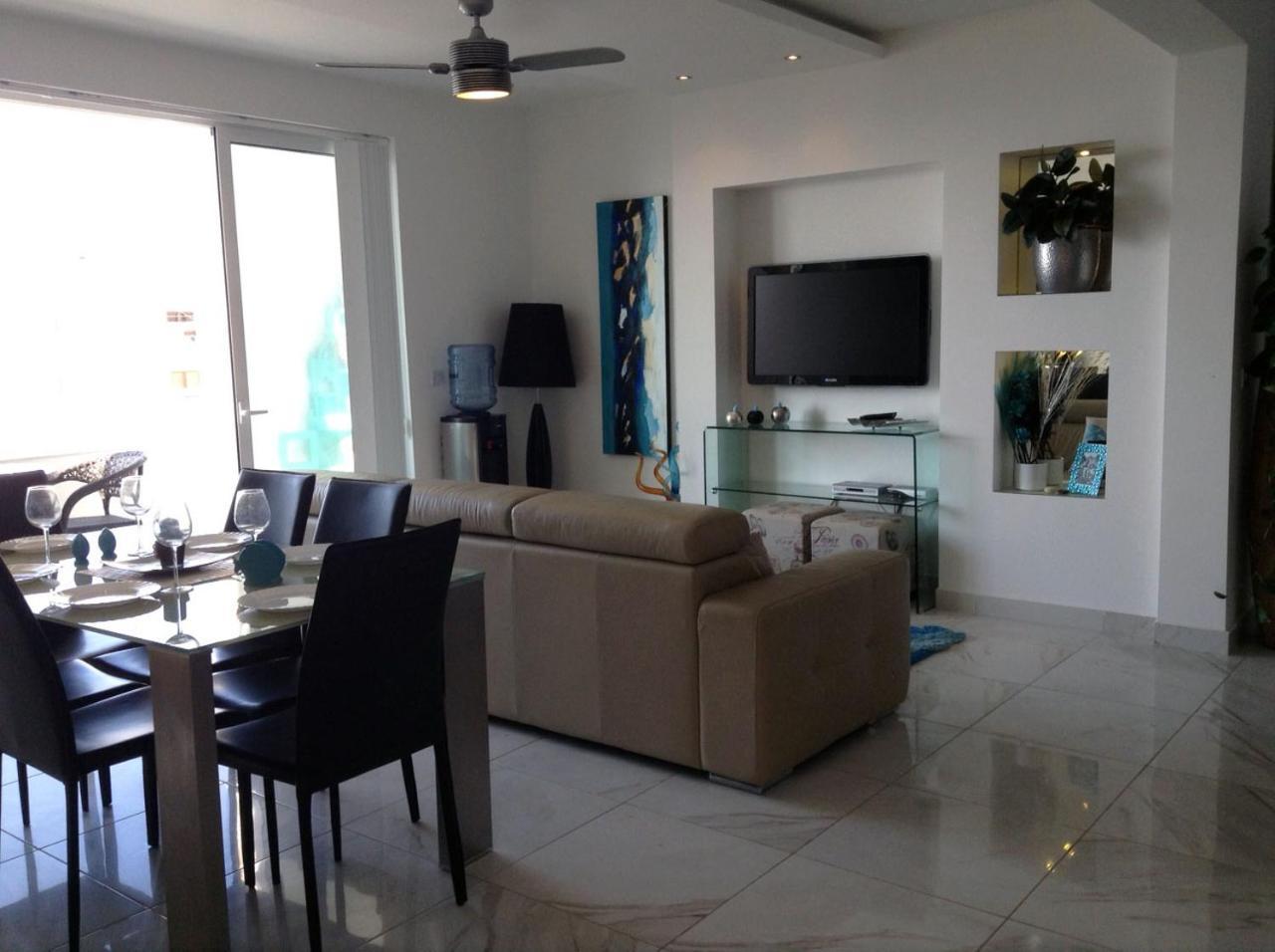 Seafront Apartment With Pool St. Paul's Bay Buitenkant foto